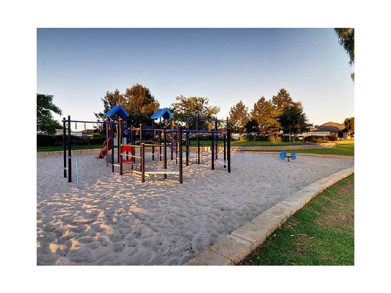 19 Dryandra Elbow, Atwell WA 6164