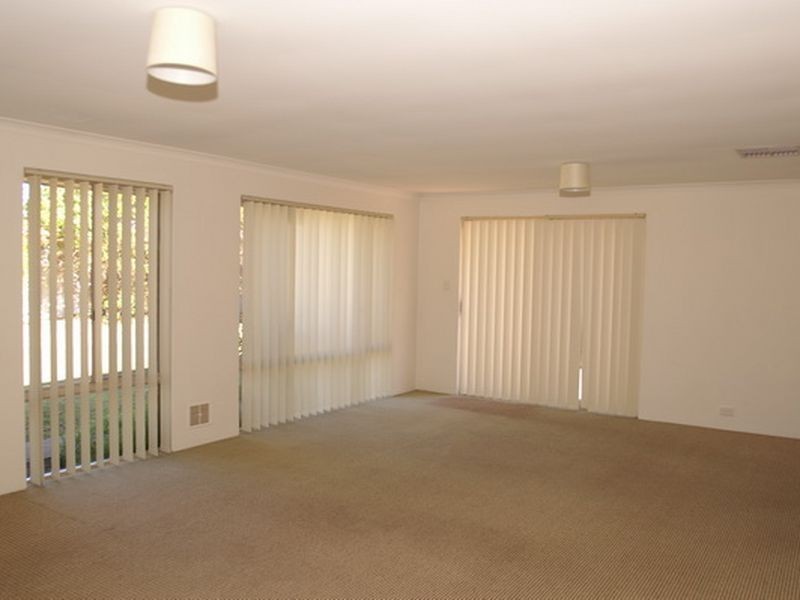 21 O’Farrell Close, Atwell WA 6164