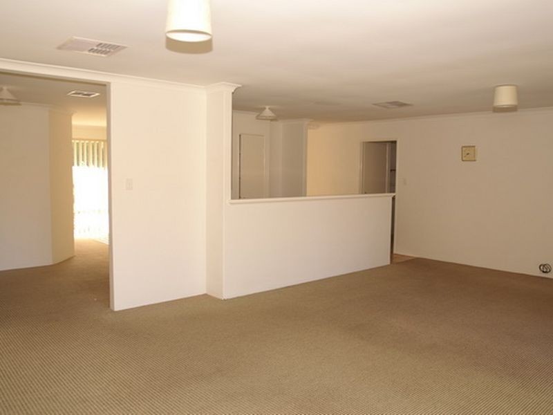 21 O’Farrell Close, Atwell WA 6164