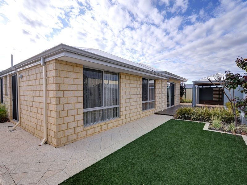 48 Macquarie Boulevard, Hammond Park WA 6164