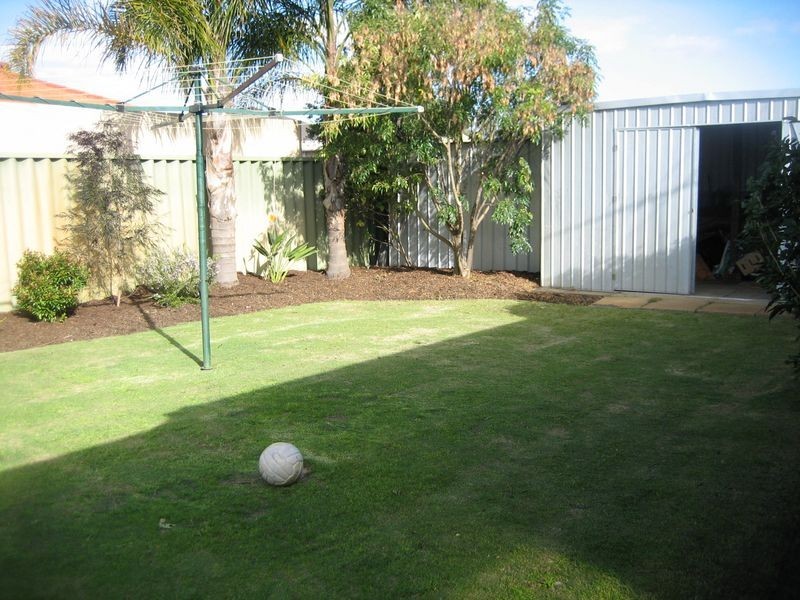 75 Brenchly Drive, Atwell WA 6164