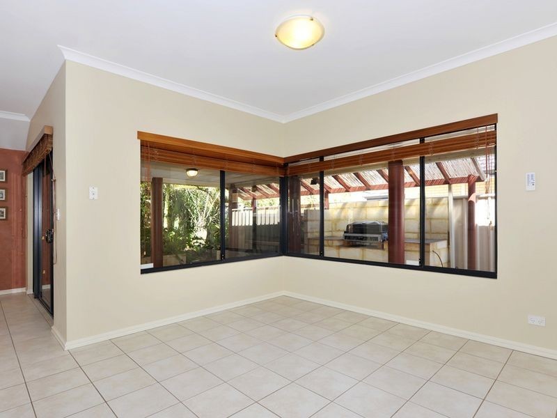 48 Kooralbyn Valley Crescent, Jandakot WA 6164