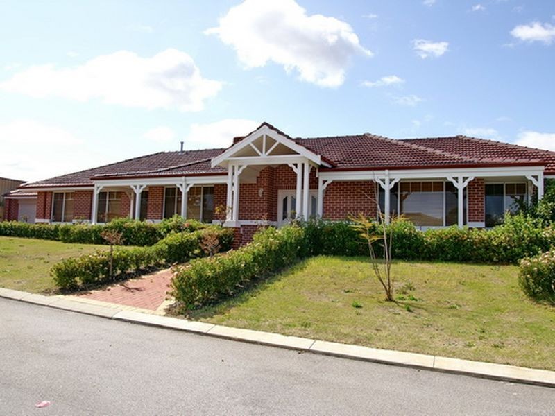 10 Daniels Place, Bertram WA 6167