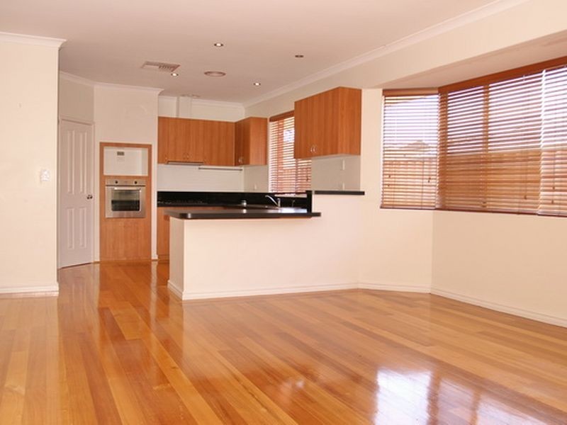 10 Daniels Place, Bertram WA 6167