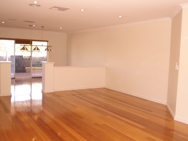 10 Daniels Place, Bertram WA 6167