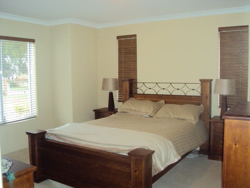 1/25 Ellesmere Circuit, Success WA 6164