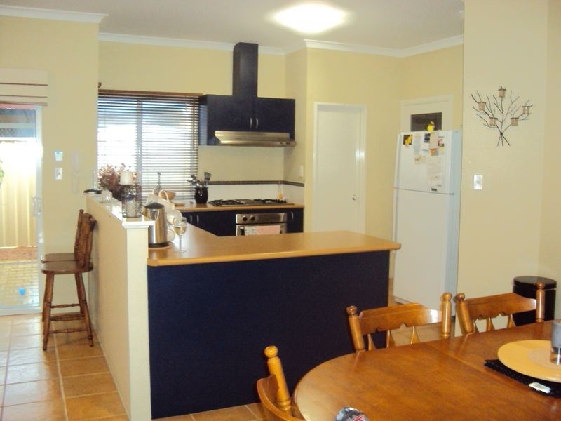 1/25 Ellesmere Circuit, Success WA 6164