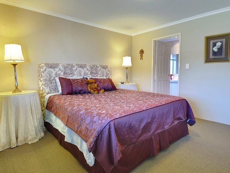 10 Barnes Way, Success WA 6164