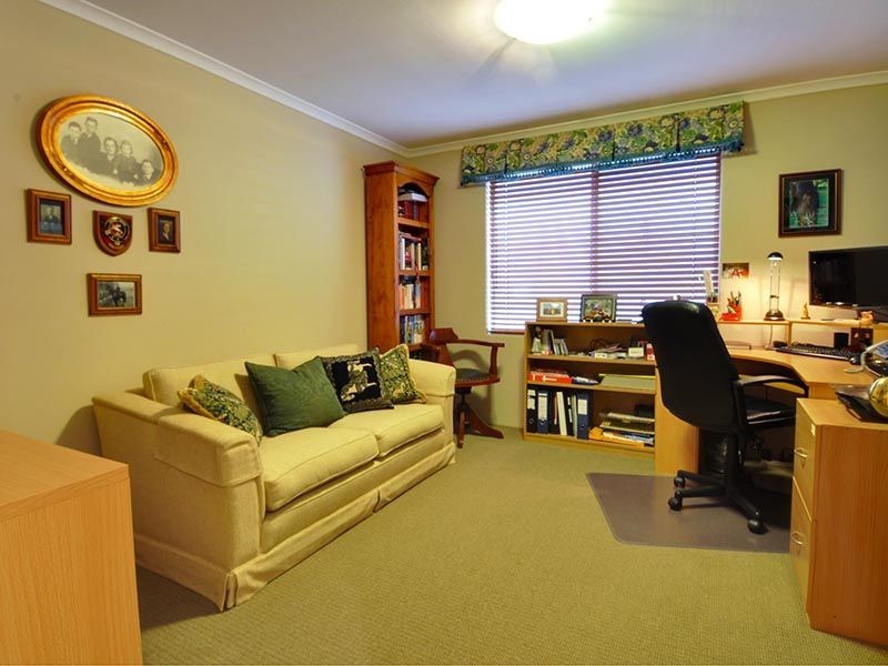 10 Barnes Way, Success WA 6164