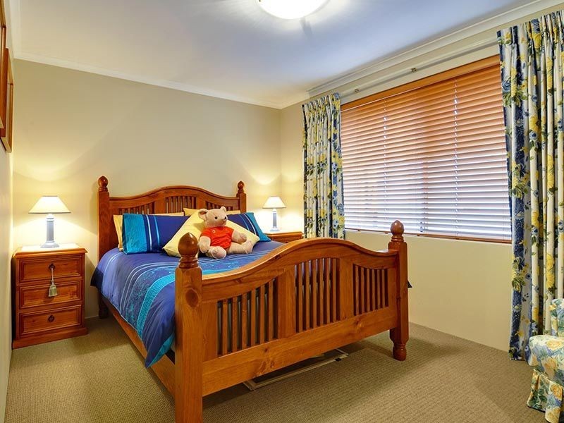 10 Barnes Way, Success WA 6164