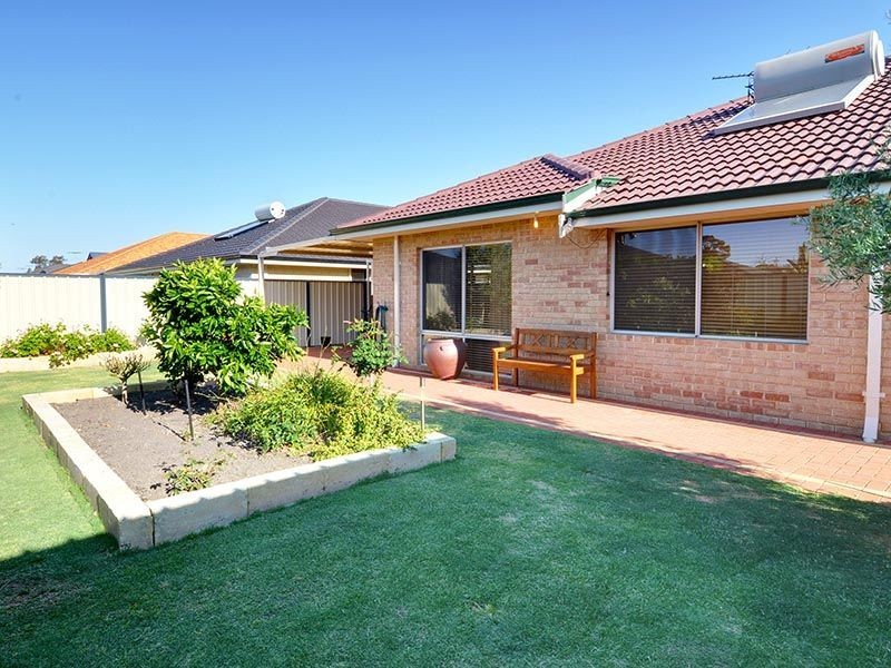 10 Barnes Way, Success WA 6164