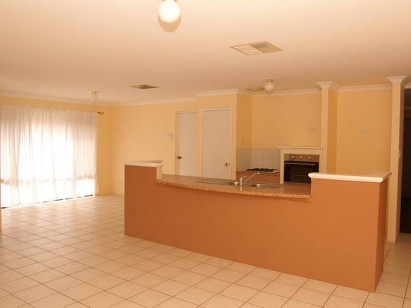 10 Brenchley Drive, Atwell WA 6164