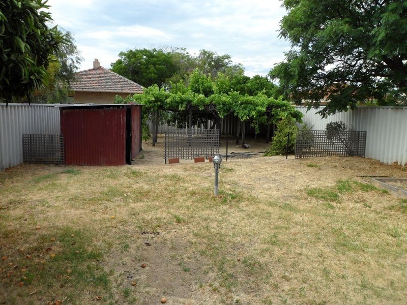 4B Rennie Crescent, Hilton WA 6163