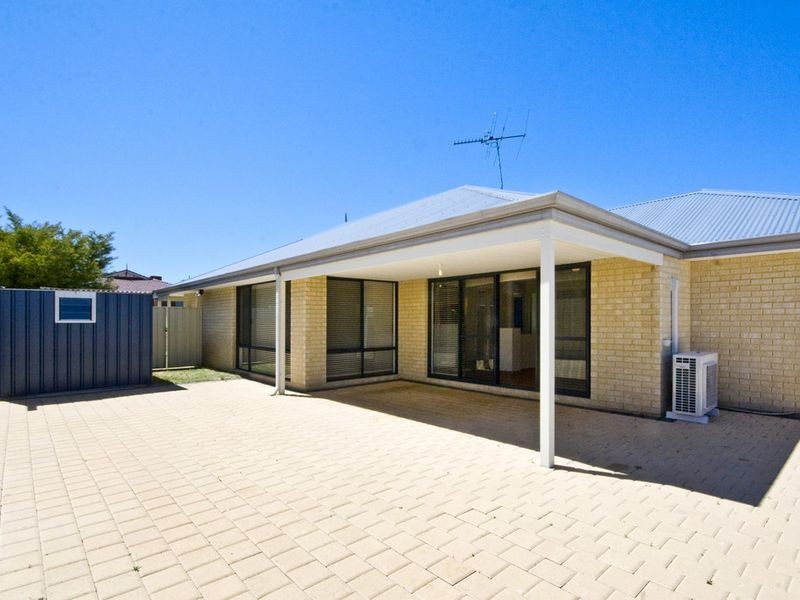 10 Dongara Way, South Lake WA 6164