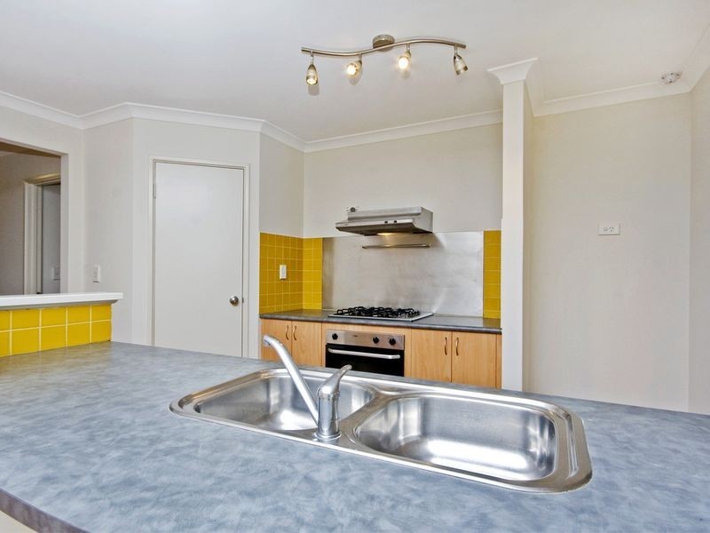 10 Dongara Way, South Lake WA 6164