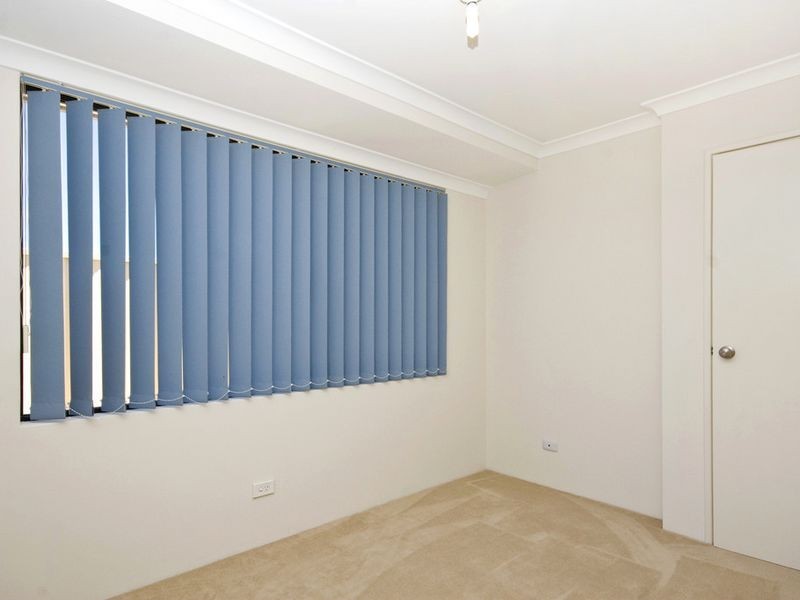 10 Dongara Way, South Lake WA 6164