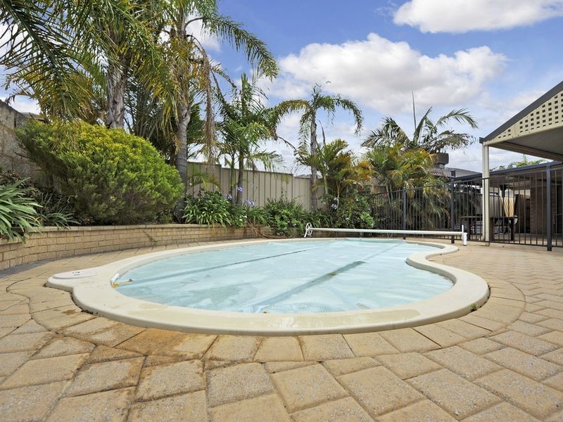 11 The Pines Grove, Jandakot WA 6164