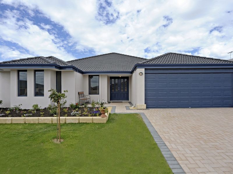 52 Bordeaux Parade, Piara Waters WA 6112