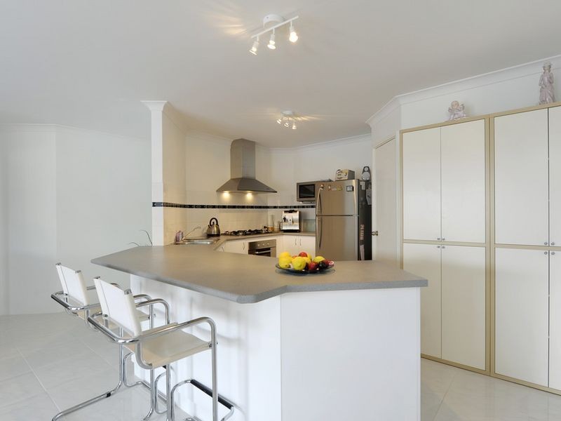 52 Bordeaux Parade, Piara Waters WA 6112