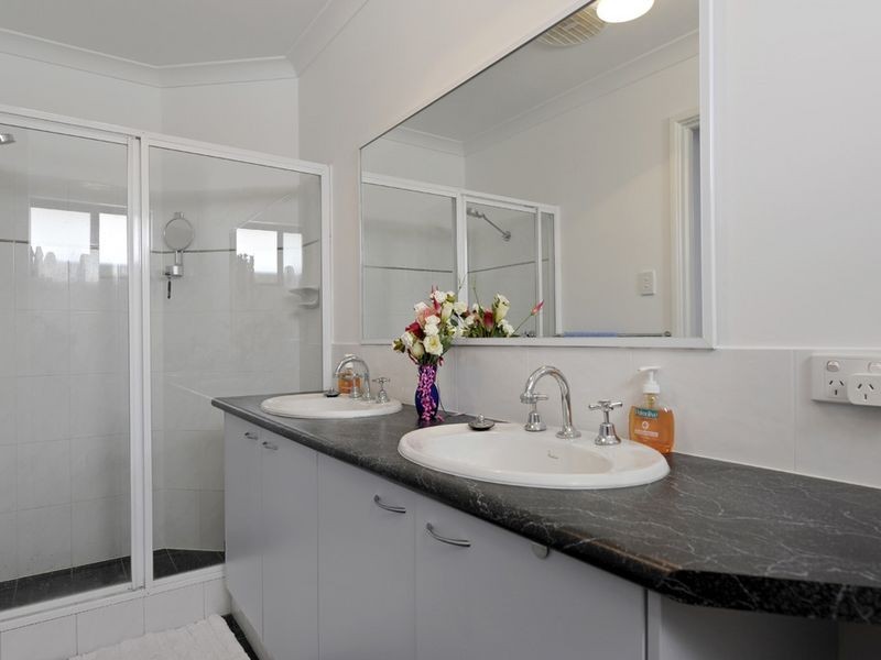 52 Bordeaux Parade, Piara Waters WA 6112