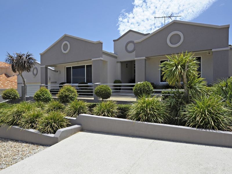 5 Buchanan Rise, Coogee WA 6166