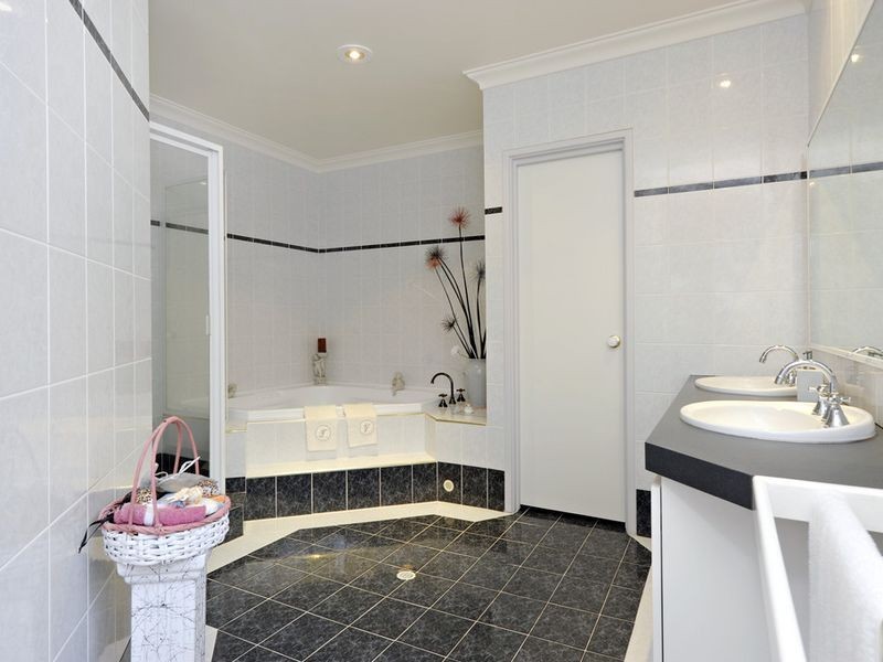 5 Buchanan Rise, Coogee WA 6166