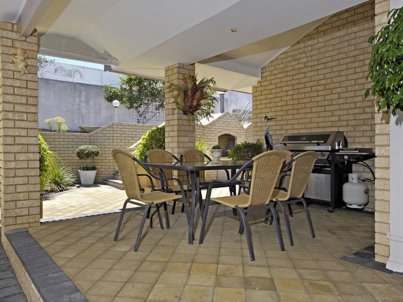 5 Buchanan Rise, Coogee WA 6166
