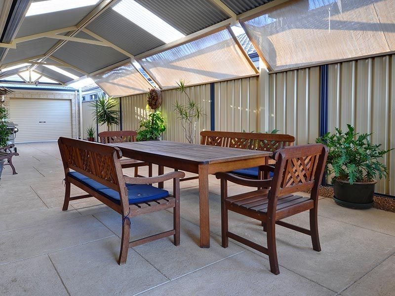 25 Montgomery Drive, Success WA 6164