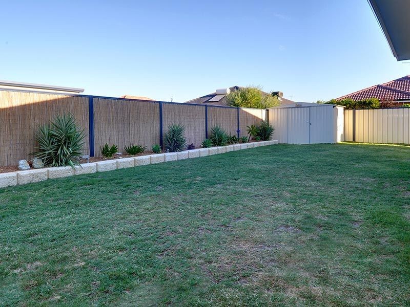 25 Montgomery Drive, Success WA 6164