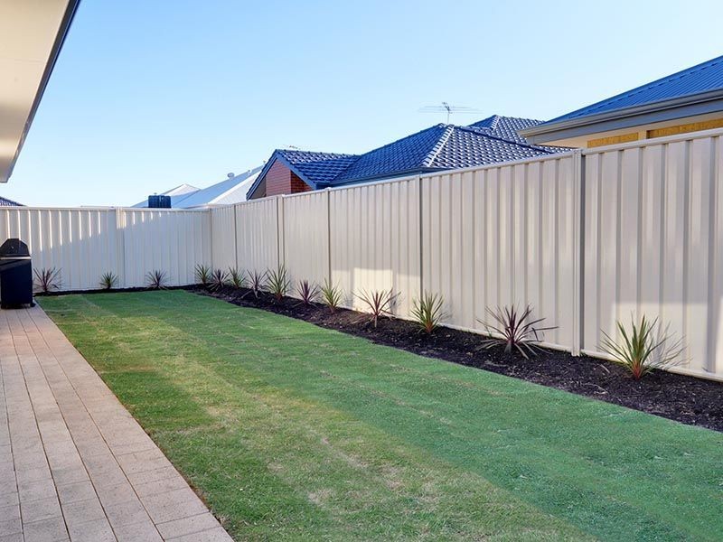 8 Crossville Way, Success WA 6164