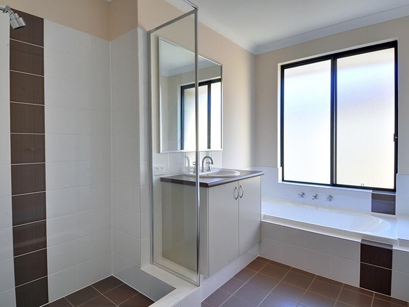 8 Crossville Way, Success WA 6164