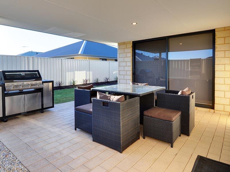 8 Crossville Way, Success WA 6164