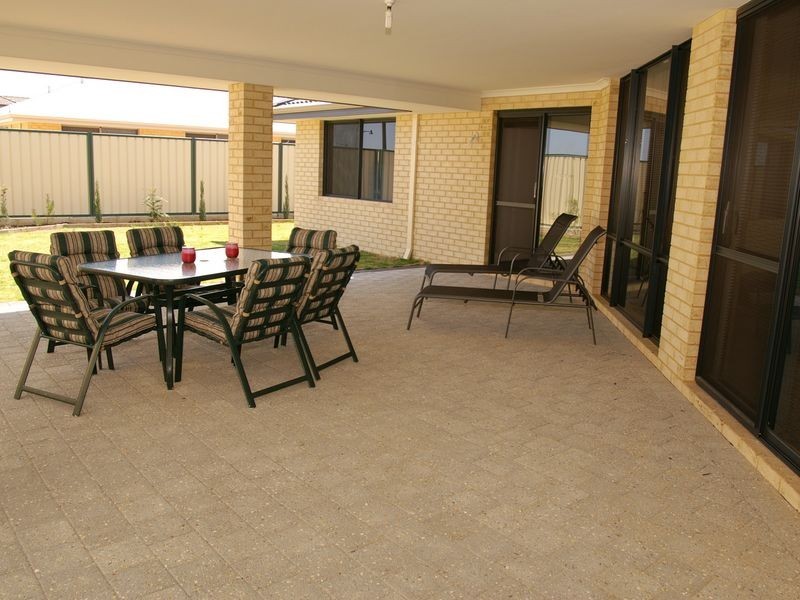 3 Baumea Turn, Hammond Park WA 6164