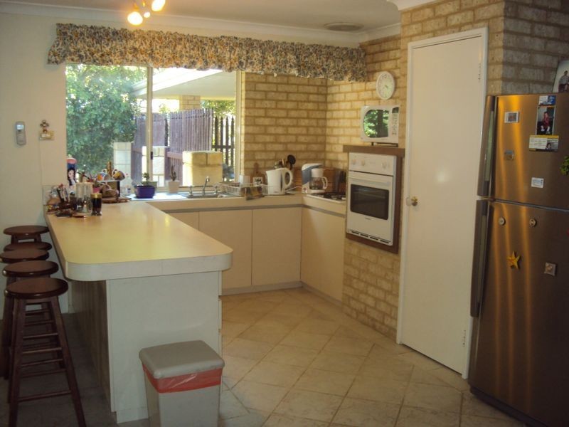 24 Baningan Avenue, Success WA 6164