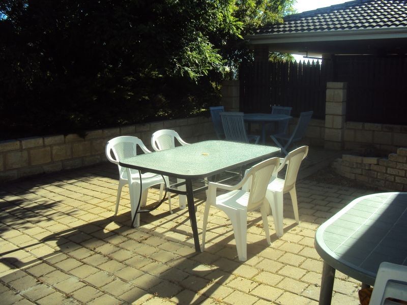 24 Baningan Avenue, Success WA 6164