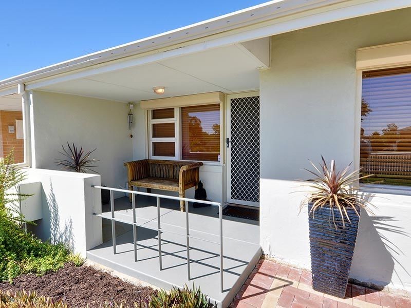 121b Winterfold Road, Coolbellup WA 6163