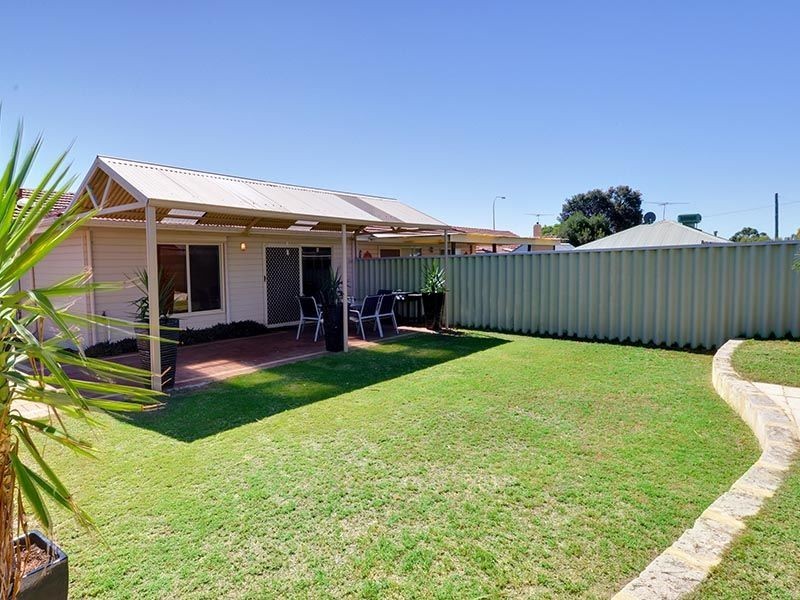 121b Winterfold Road, Coolbellup WA 6163