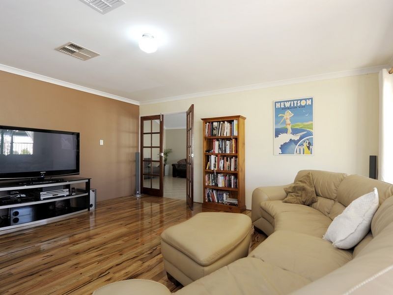 18 Dunlap Avenue, Success WA 6164