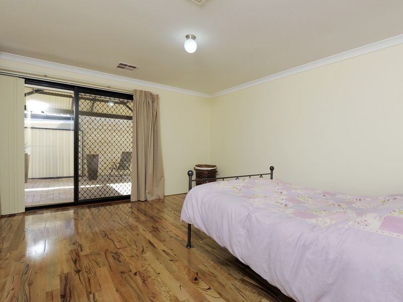 18 Dunlap Avenue, Success WA 6164