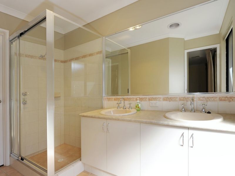 18 Dunlap Avenue, Success WA 6164