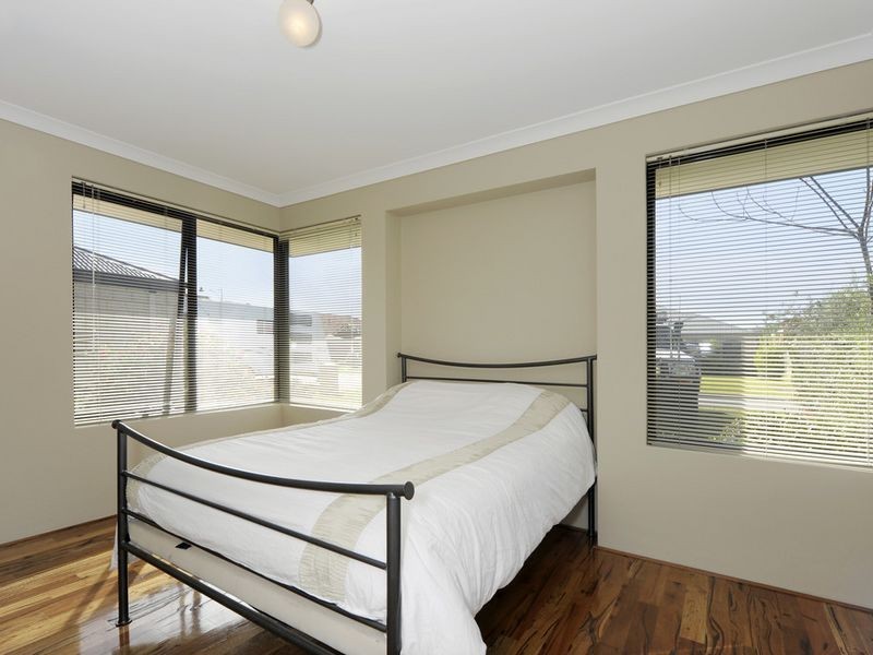 18 Dunlap Avenue, Success WA 6164