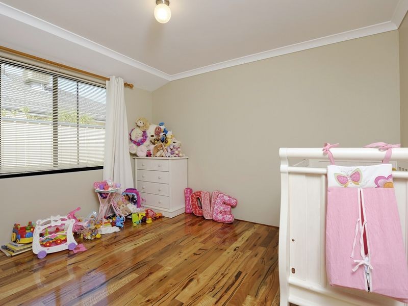 18 Dunlap Avenue, Success WA 6164