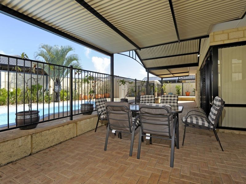 18 Dunlap Avenue, Success WA 6164