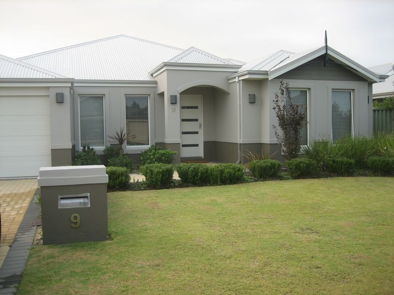 9 Mapleton Avenue, Aubin Grove WA 6164