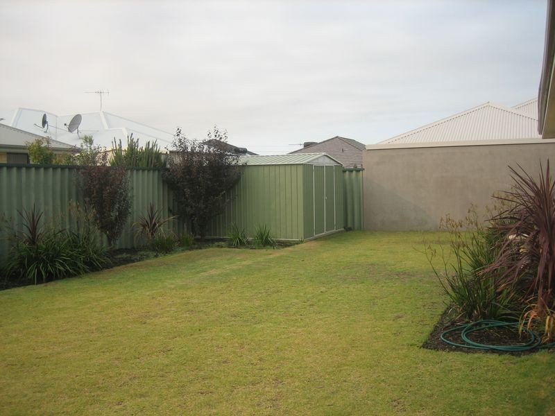 9 Mapleton Avenue, Aubin Grove WA 6164
