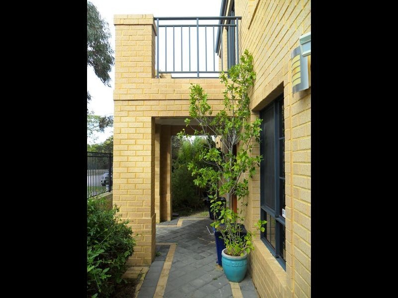 27 Paperbark Lane, Atwell WA 6164
