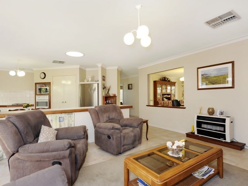 5 Turnbury Park Drive, Jandakot WA 6164