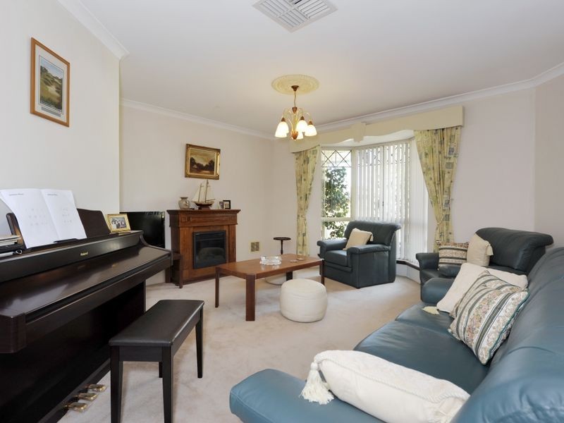 5 Turnbury Park Drive, Jandakot WA 6164