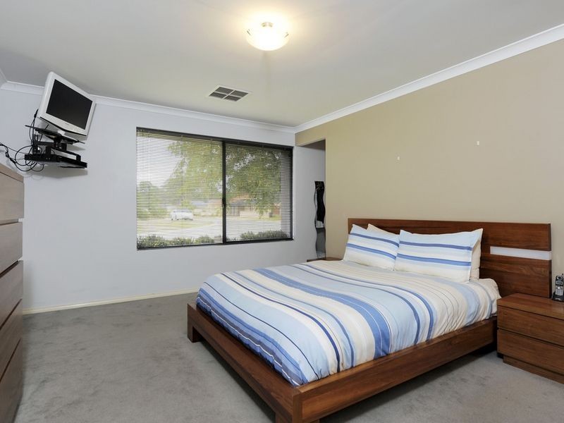 24 Koojarra Rise, South Lake WA 6164
