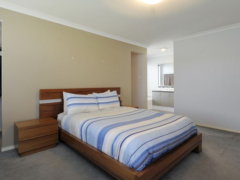 24 Koojarra Rise, South Lake WA 6164